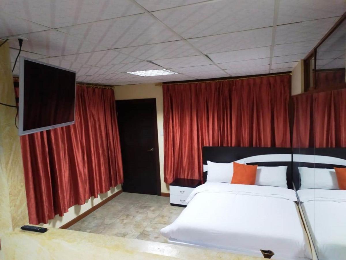 La Kapital Hotel Ambato Esterno foto